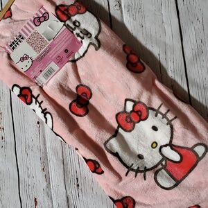 🆕️ SANRIO HELLO KITTY PINK BOW BLANKET ❤️💗